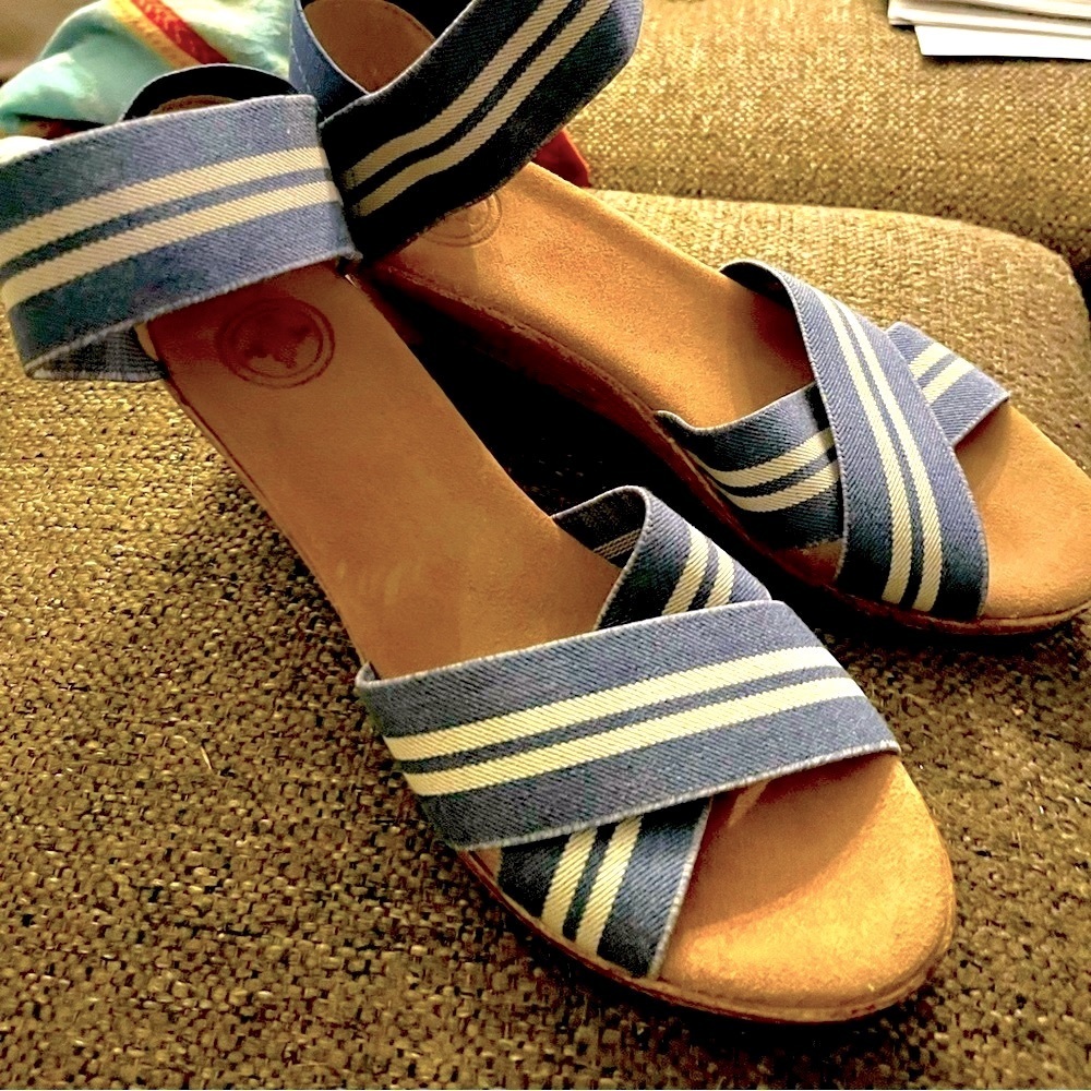 Super comfy wedge size 8.